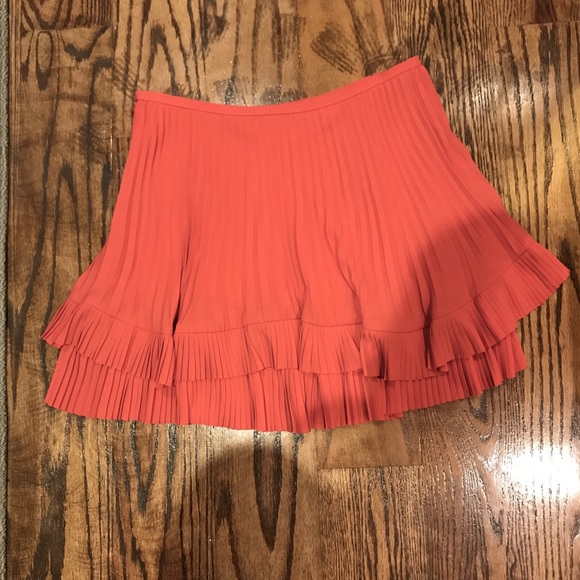 Banana Republic Ruffle Skirt 6 - Picture 2 of 5